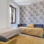 L Apartment *